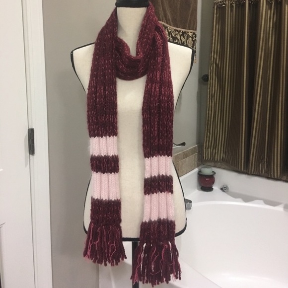 Old Navy long knit scarf - Picture 2 of 6